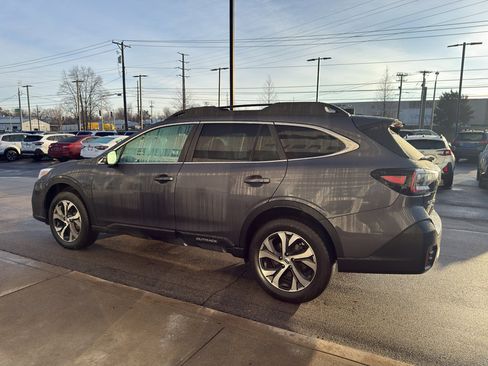 Used 2020 Subaru Outback Limited image 5