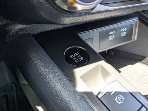 Used 2025 Nissan Kicks SV FWD image 20