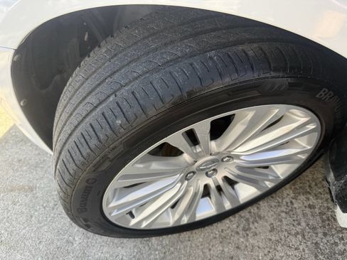 Used 2014 Chrysler 300 image 17