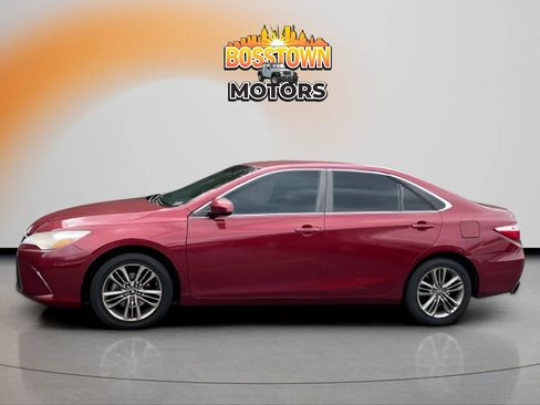Used 2017 Toyota Camry SE image 7