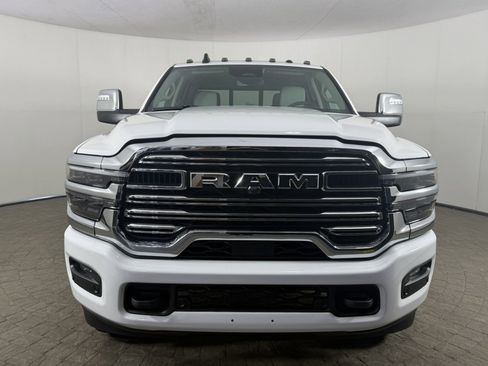 Used 2026 RAM 2500 Laramie AWD/4WD image 2