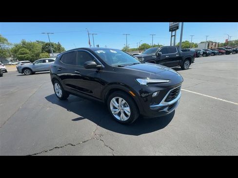 Used 2025 Buick Encore GX Preferred FWD image 2