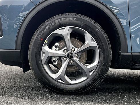 New 2026 Ford Escape ST-Line w/ Cold Weather Package AWD/4WD image 11