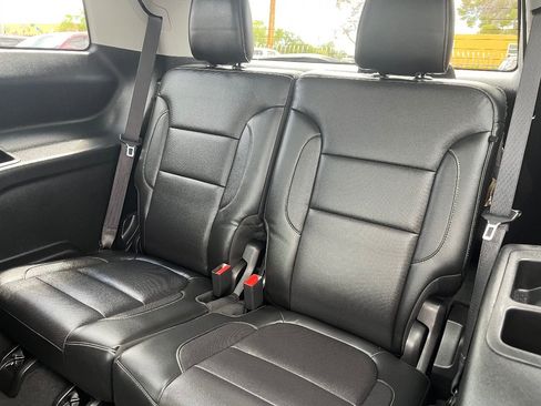 Used 2019 GMC Acadia SLT FWD image 32