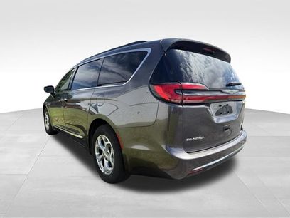 Used 2023 Chrysler Pacifica Limited