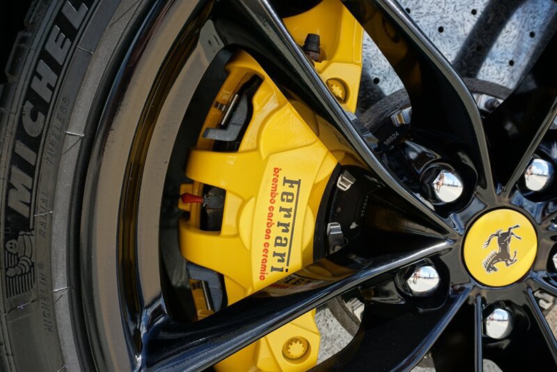 Used 2018 Ferrari 488 Spider RWD image 33