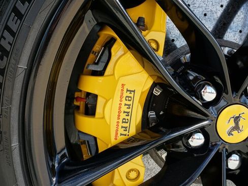 Used 2018 Ferrari 488 Spider RWD image 33