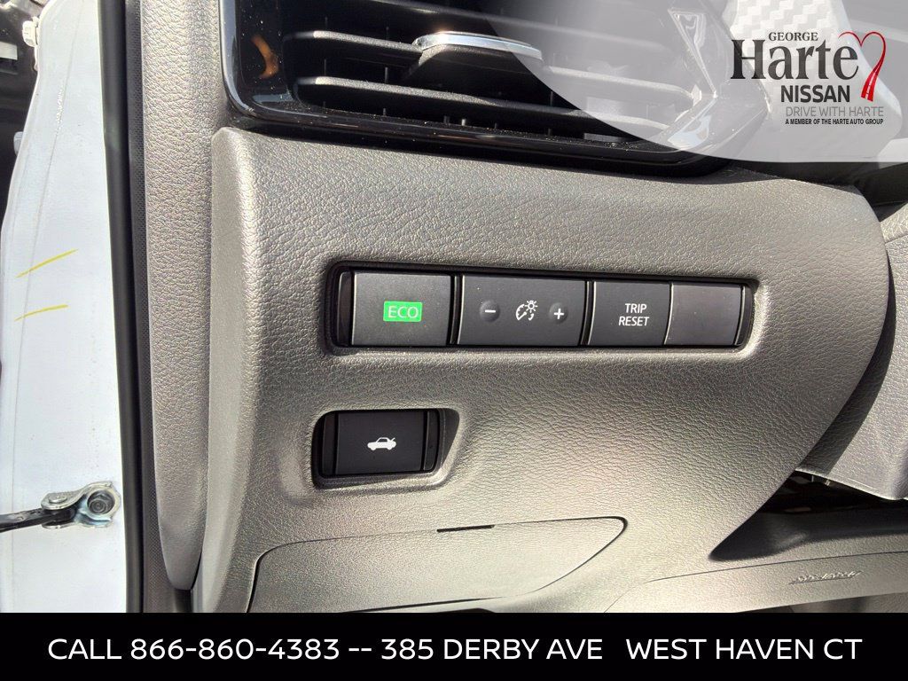 Certified 2024 Nissan Sentra SV FWD image 16
