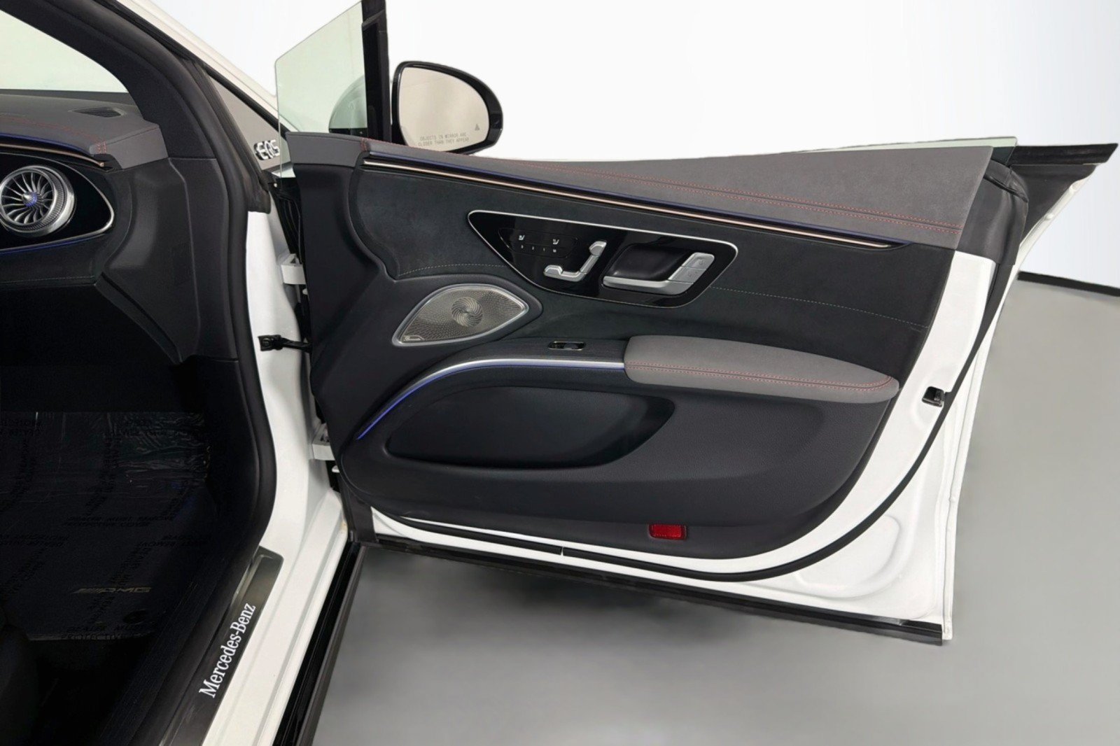 Certified 2022 Mercedes-Benz EQS 580 4MATIC Sedan image 26