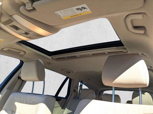 Used 2014 Mercedes-Benz E 350 4MATIC Wagon image 15