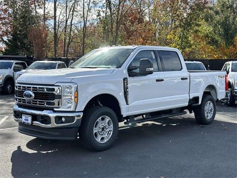 New 2026 Ford F250 XLT w/ FX4 Off-Road Package image 5