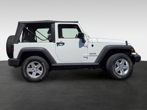 Used 2016 Jeep Wrangler Sport w/ Quick Order Package 24S AWD/4WD image 3