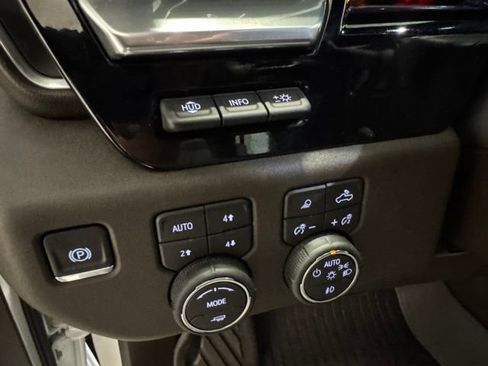 Used 2026 Chevrolet Silverado 1500 LTZ AWD/4WD image 19