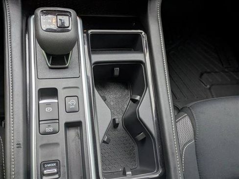 Used 2025 Nissan Pathfinder SV FWD image 14