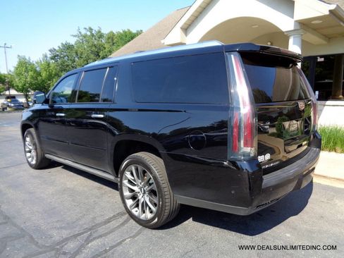 Used 2020 Cadillac Escalade ESV Platinum AWD/4WD image 4