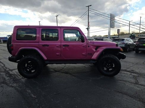 Used 2022 Jeep Wrangler Unlimited Sahara image 8