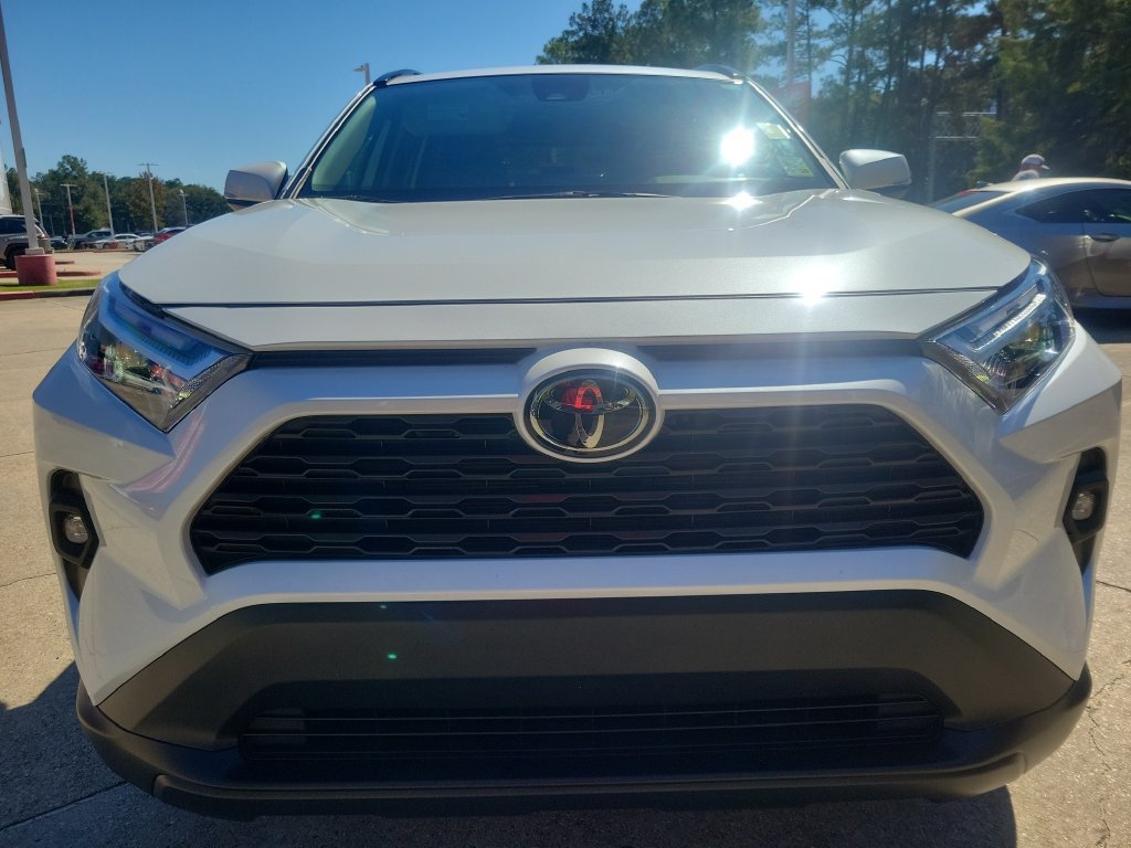 Used 2024 Toyota RAV4 XLE Premium FWD image 4