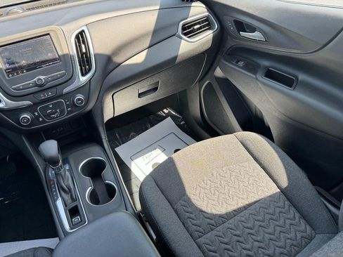 Used 2022 Chevrolet Equinox LT FWD image 15