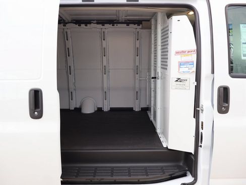 New 2025 GMC Savana 3500 Extended w/ Driver Convenience Package RWD image 26