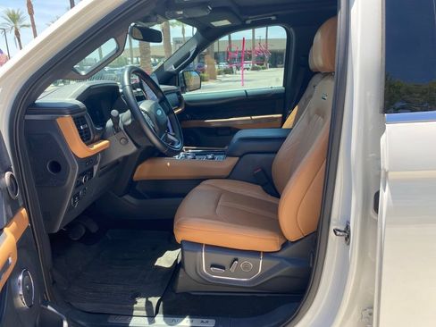 Used 2024 Ford Expedition Max Platinum AWD/4WD image 9