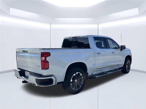 Used 2026 Chevrolet Silverado 1500 High Country AWD/4WD image 5