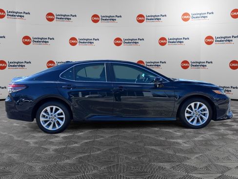 Used 2021 Toyota Camry LE w/ Convenience Package image 8