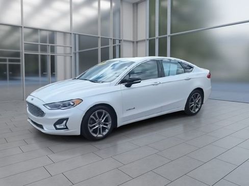 Used 2019 Ford Fusion Titanium FWD image 4