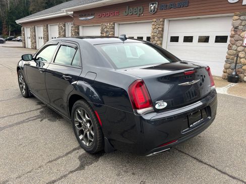 Used 2016 Chrysler 300 S image 7