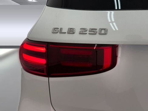 New 2026 Mercedes-Benz GLB 250 image 9