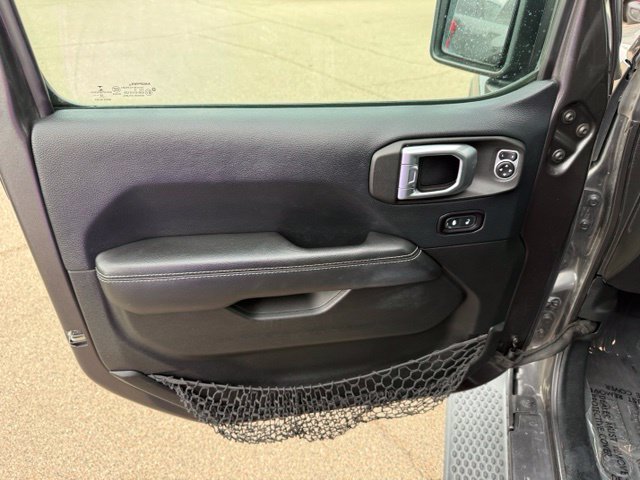 Used 2018 Jeep Wrangler Unlimited Sahara AWD/4WD image 10