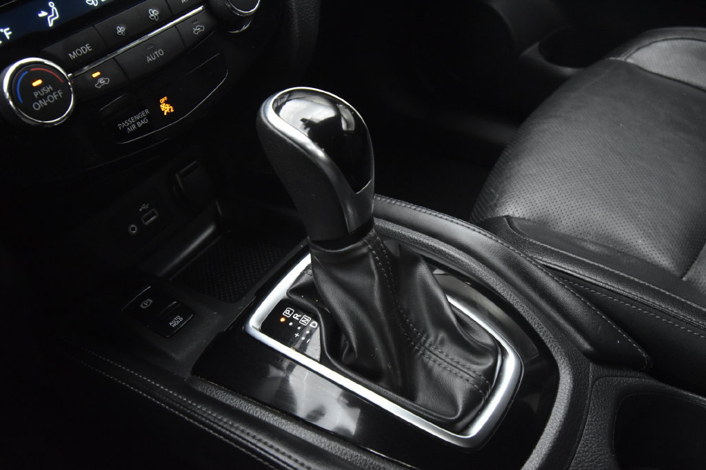 Used 2020 Nissan Rogue SL AWD/4WD image 19