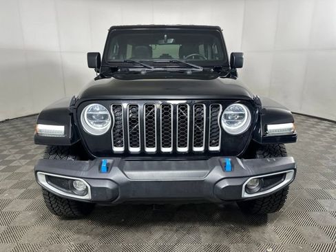 Used 2022 Jeep Wrangler Unlimited Sahara w/ Dual Top Group image 8