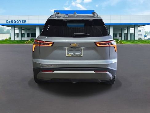 Used 2025 Chevrolet Equinox LT w/ Convenience Package II AWD/4WD image 9