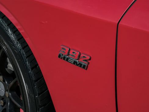 Used 2015 Dodge Challenger SRT w/ Technology Group image 44