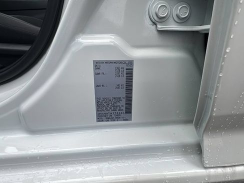 Used 2025 Nissan Altima 2.5 SV FWD image 33