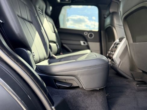 Used 2020 Land Rover Range Rover Sport HSE image 18