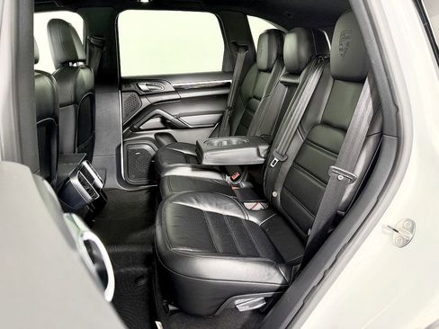 Used 2017 Porsche Cayenne Platinum Edition AWD/4WD image 39