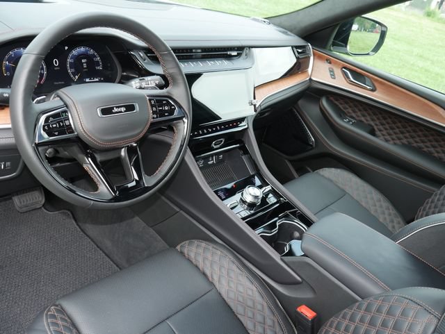 New 2027 Jeep Grand Cherokee Summit AWD/4WD image 13