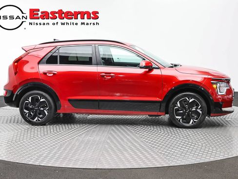 Used 2023 Kia Niro Wind w/ Wind Preserve Package FWD image 4