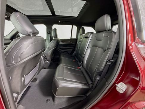 Used 2024 Jeep Grand Cherokee Limited w/ Luxury Tech Group II image 25