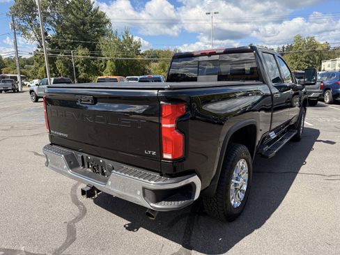 Certified 2024 Chevrolet Silverado 2500 LTZ w/ LTZ Plus Package image 6