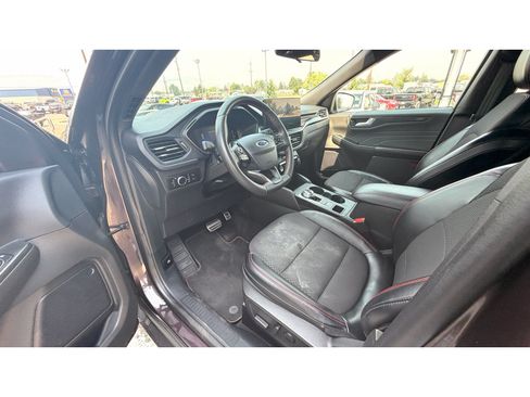 Used 2023 Ford Escape ST-Line w/ Tech Pack #1 AWD/4WD image 18