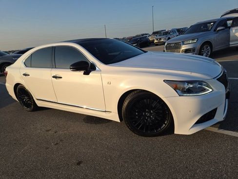 Used 2015 Lexus LS 460 RWD image 2