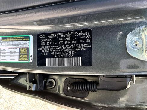 Used 2025 Hyundai Elantra Sport FWD image 27