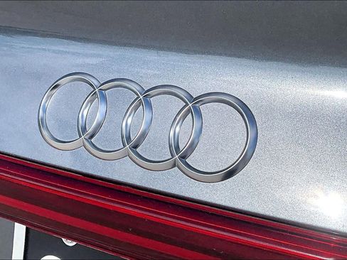 Used 2021 Audi e-tron Premium Plus w/ Premium Plus Package AWD/4WD image 29