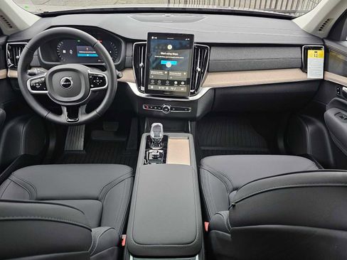 New 2026 Volvo XC90 B5 Plus w/ Protection Package AWD/4WD image 15