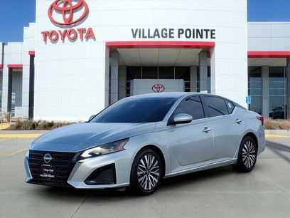 Used 2023 Nissan Altima 2.5 SV