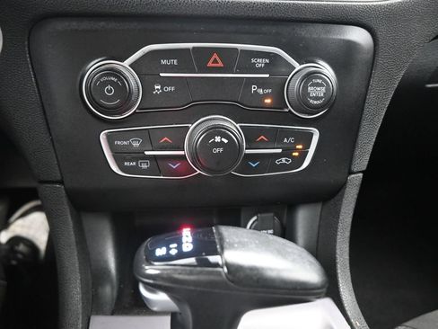 Used 2022 Dodge Charger SXT w/ Blacktop Package RWD image 25