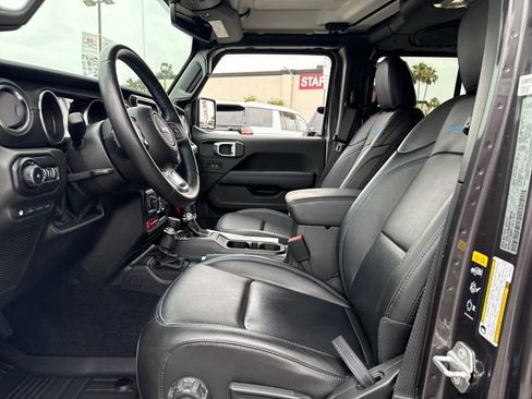 Used 2022 Jeep Wrangler Unlimited Rubicon 4xe AWD/4WD image 9