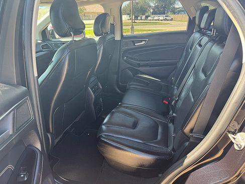 Used 2019 Ford Edge Titanium w/ Equipment Group 301A AWD/4WD image 19